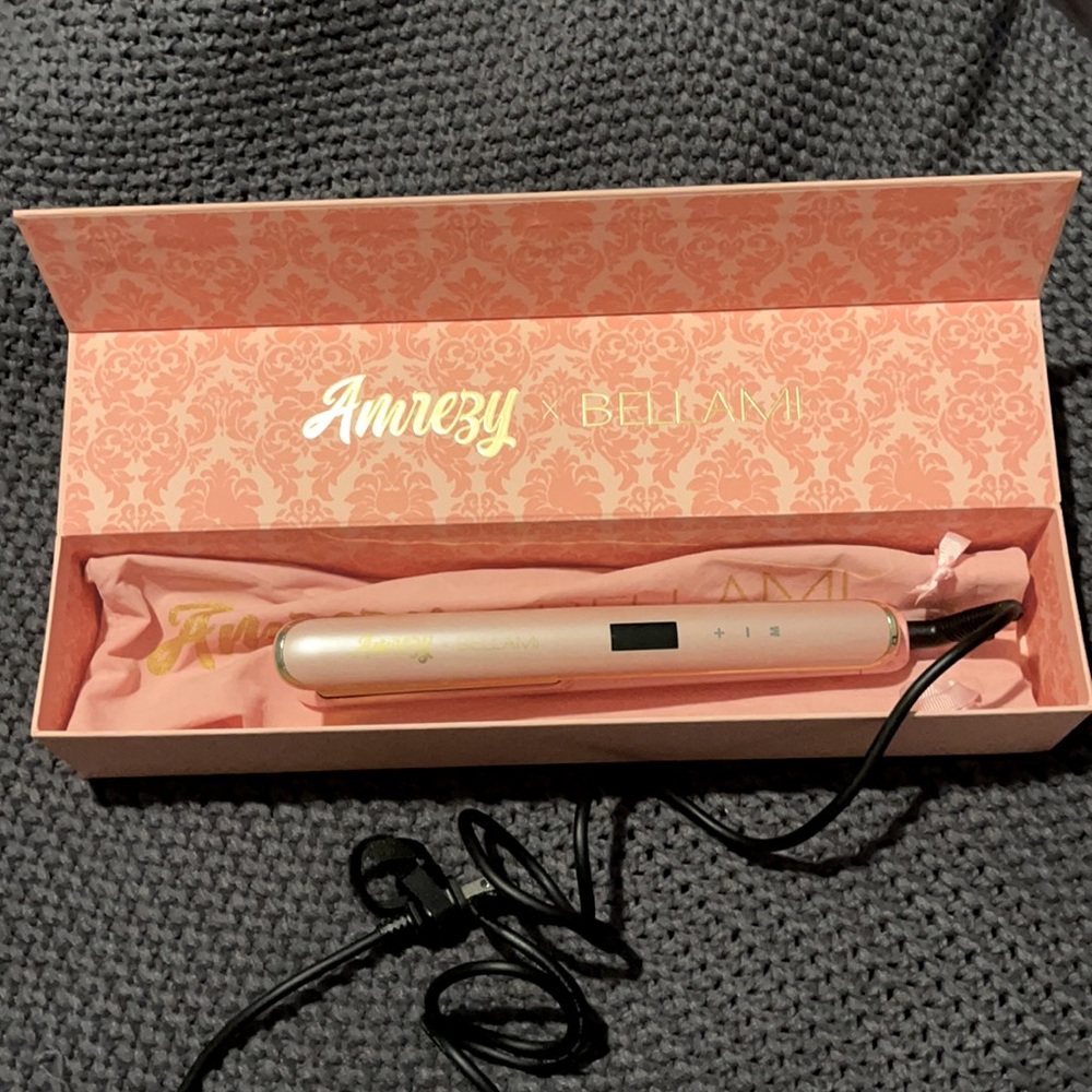 Amrezy X Bellami Flat Iron